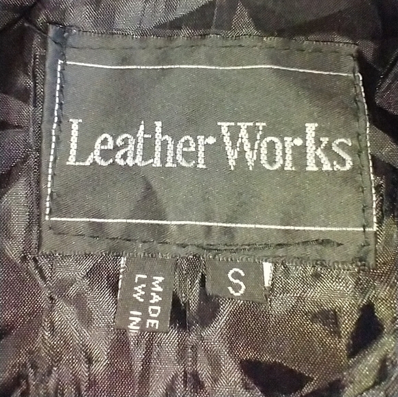 VINTAGE UNISEX PATCHWORK LEATHER VEST - Picture 2 of 7